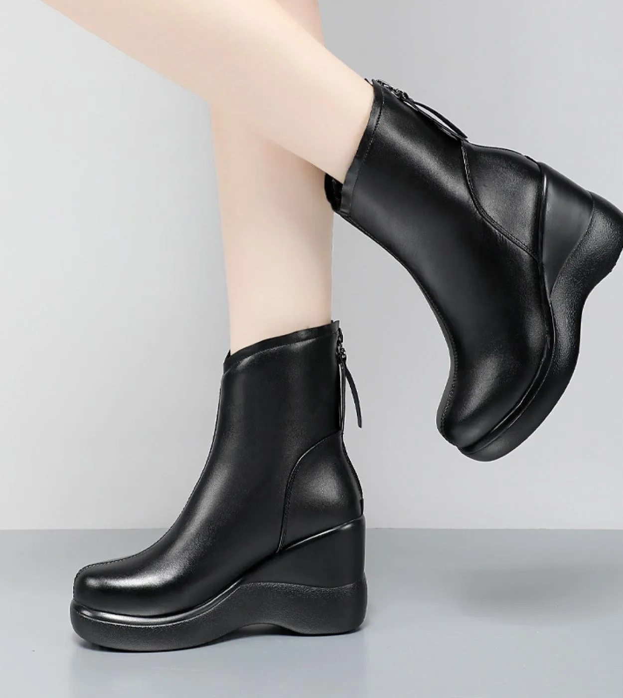 Stivali di pelle Piattaforma di moda Donna Zeppe femminili Metà polpaccio Botas Mujer Punta tonda Stile britannico Botas New Alt