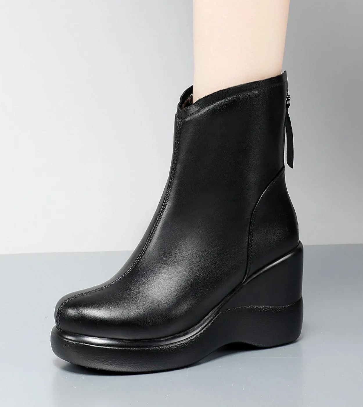 Stivali di pelle Piattaforma di moda Donna Zeppe femminili Metà polpaccio Botas Mujer Punta tonda Stile britannico Botas New Alt